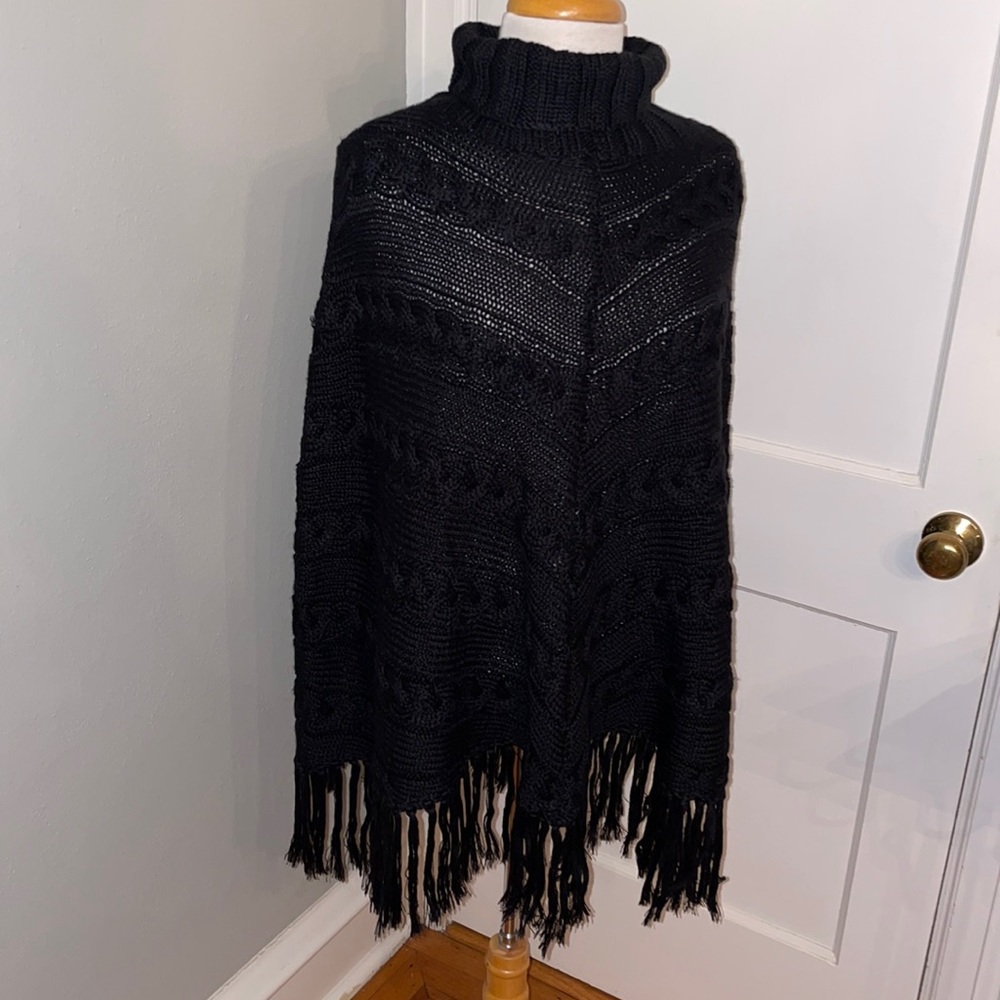 FRINGE DETAILED PONCHO